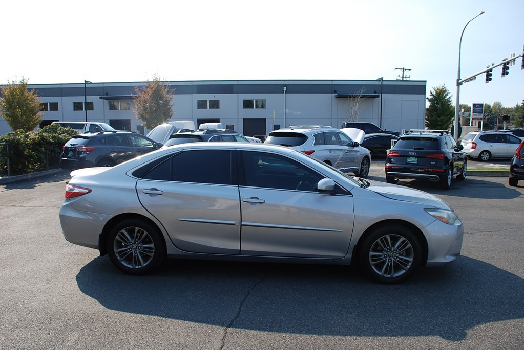 2017 Toyota Camry Image 6