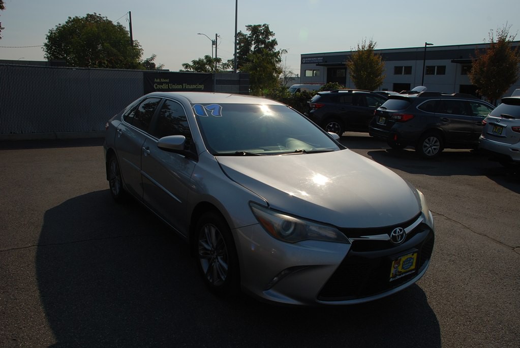 2017 Toyota Camry Image 7