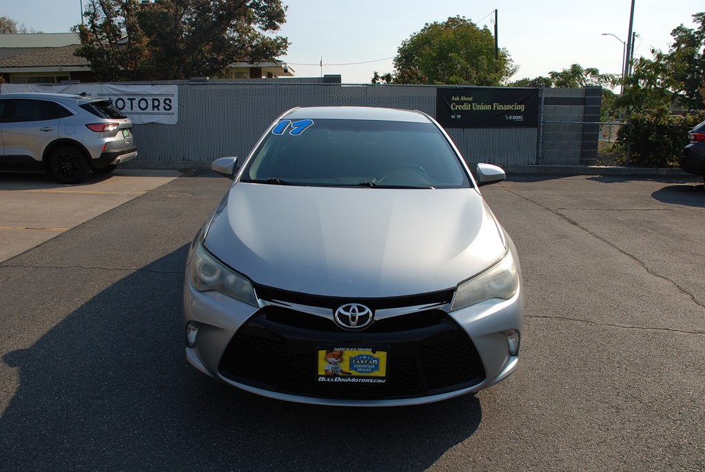 2017 Toyota Camry Image 8