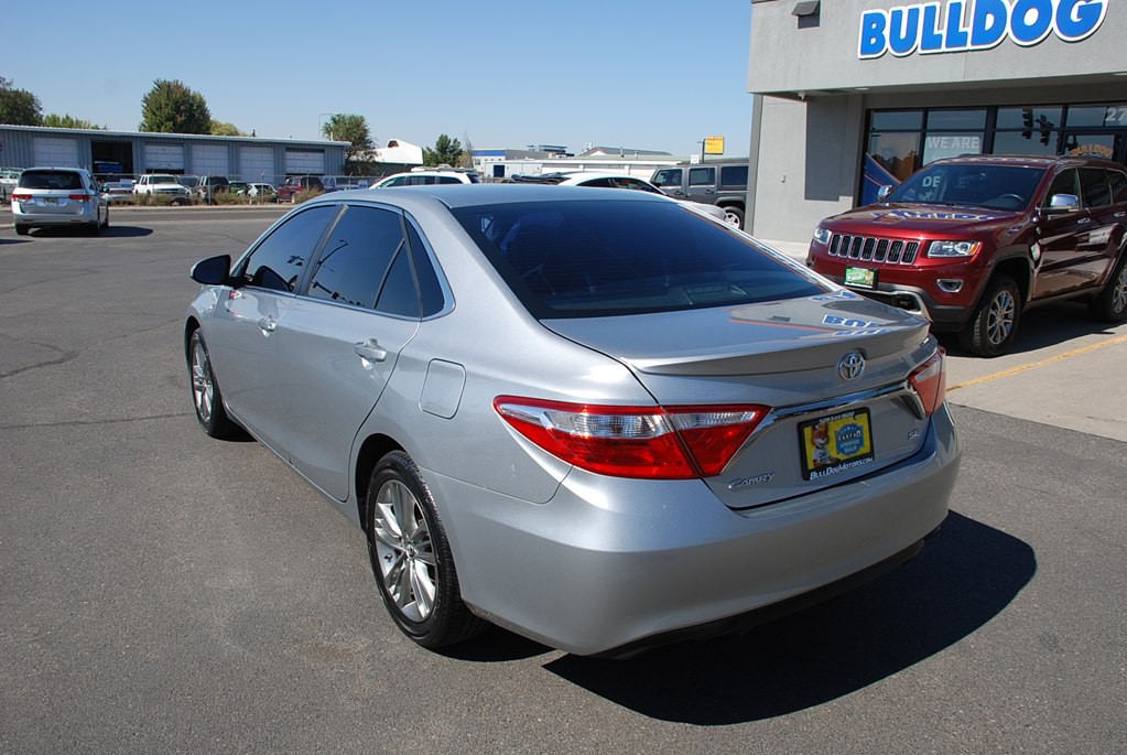 2017 Toyota Camry Image 3