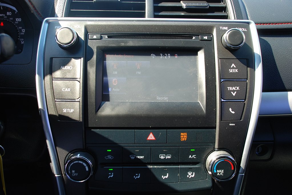 2017 Toyota Camry Image 13