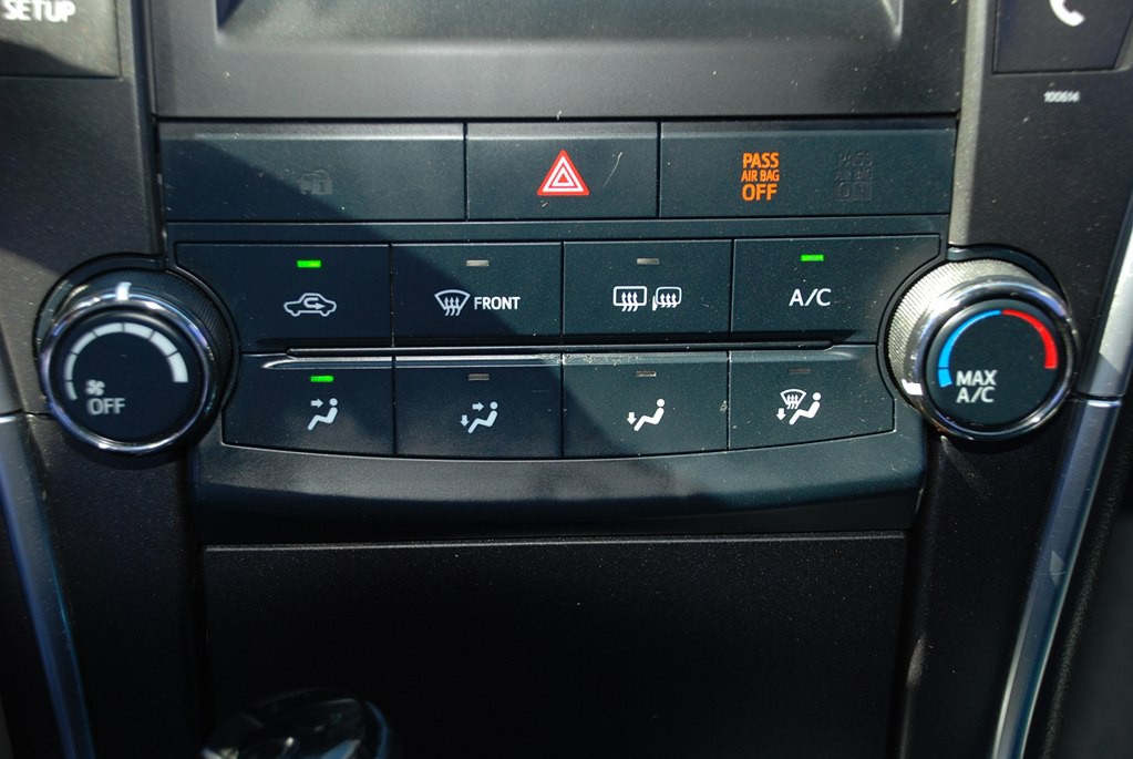 2017 Toyota Camry Image 15