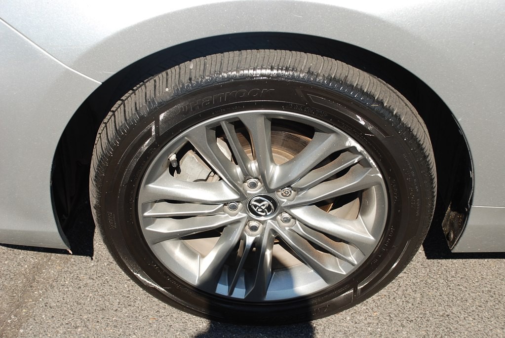 2017 Toyota Camry Image 22