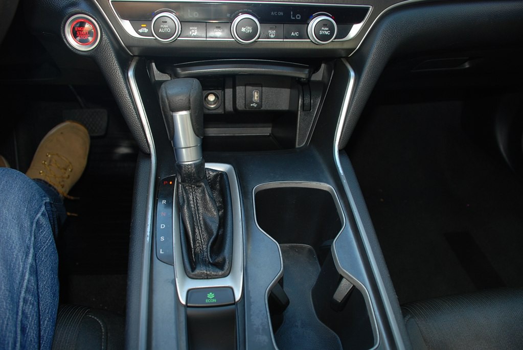 2019 Honda Accord Image 16