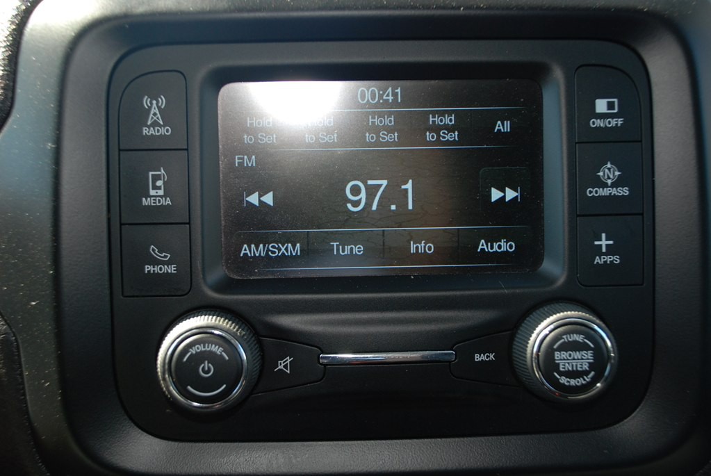 2016 Jeep Renegade Image 13