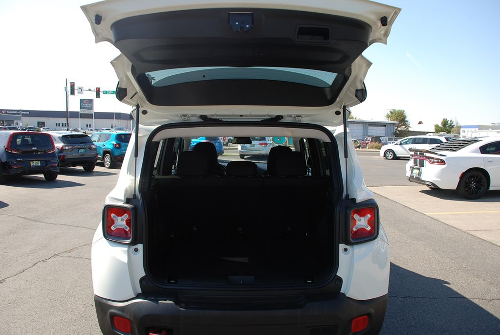 2016 Jeep Renegade Image 19