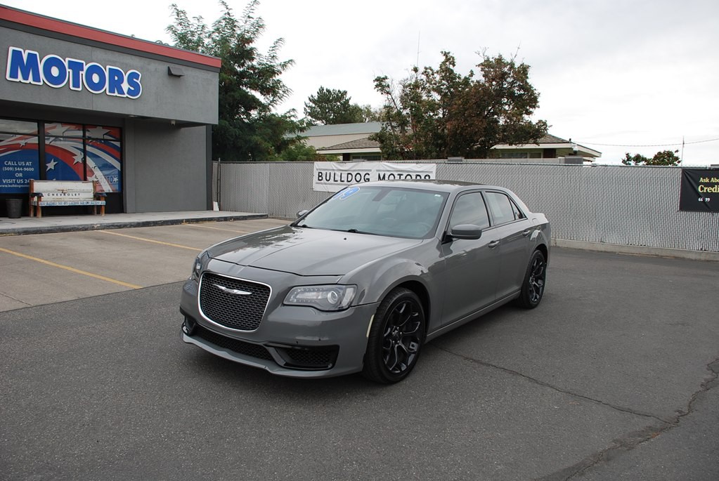 2019 Chrysler 300 Image 1