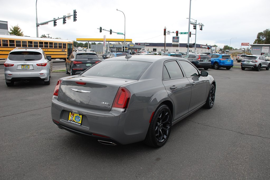 2019 Chrysler 300 Image 5