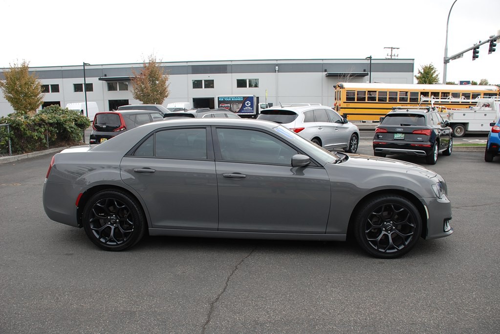 2019 Chrysler 300 Image 6