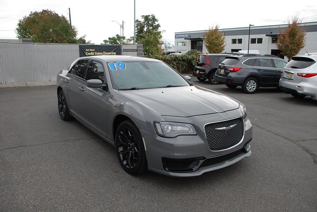 2019 Chrysler 300 Image 7