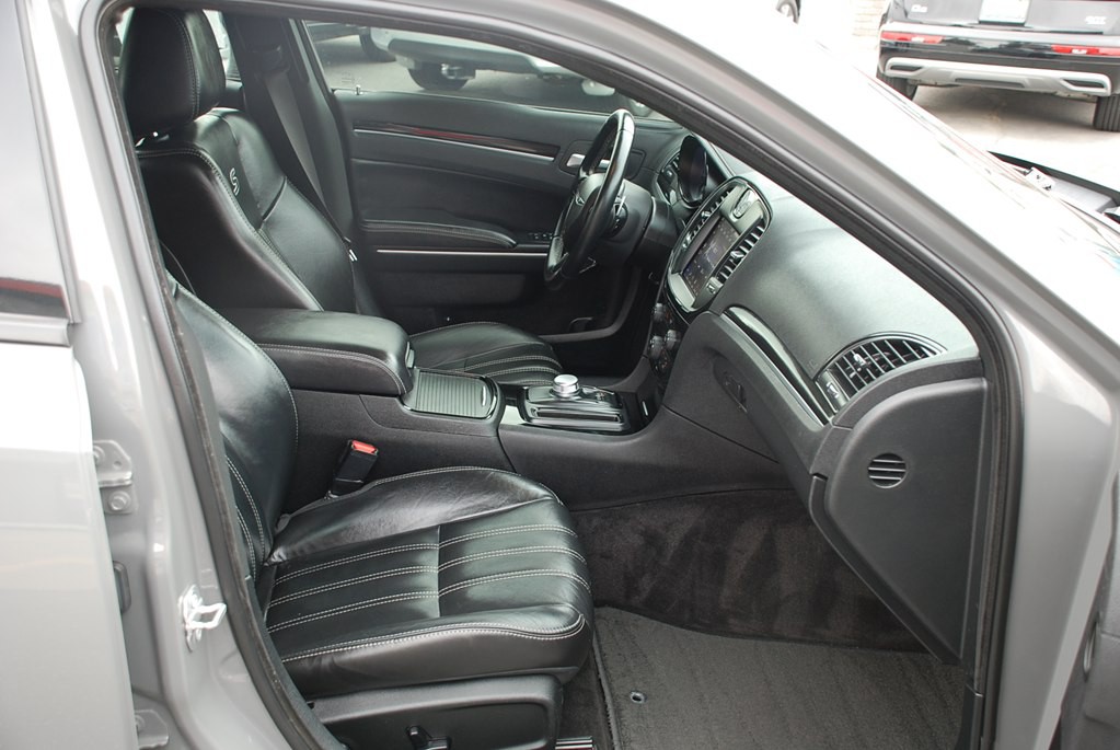 2019 Chrysler 300 Image 21