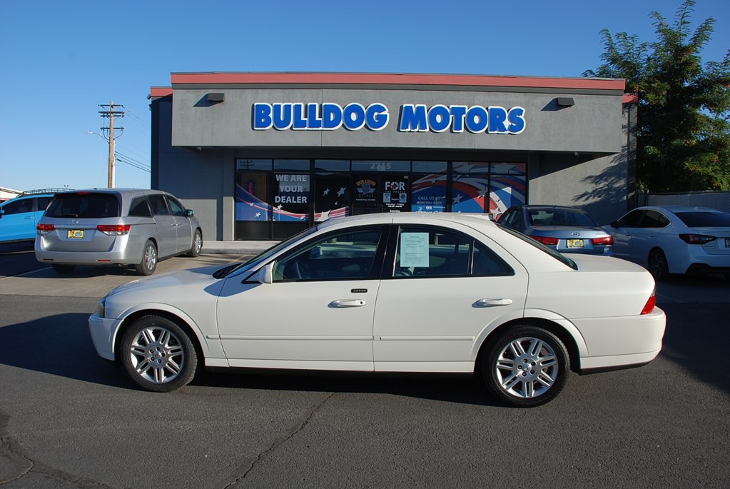 2003 Lincoln LS Image 2