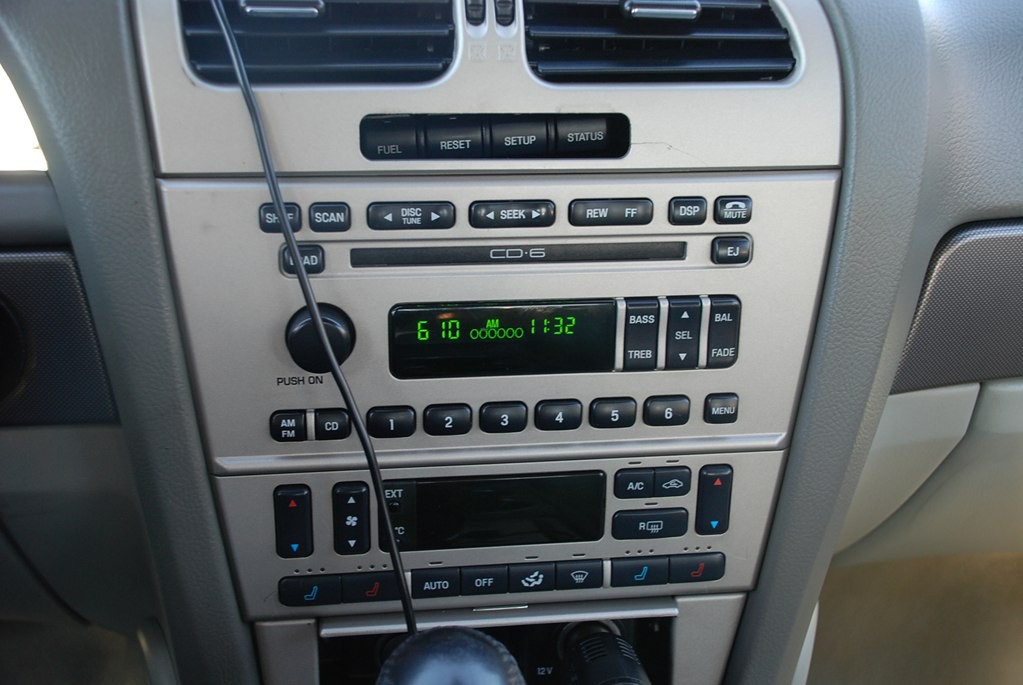 2003 Lincoln LS Image 14