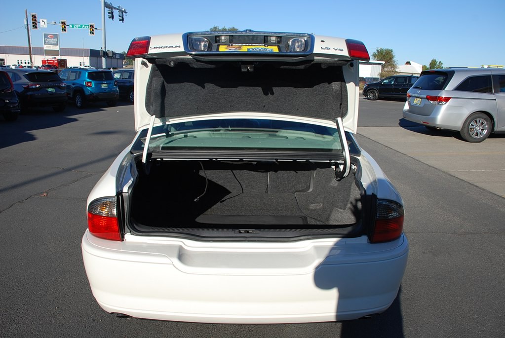 2003 Lincoln LS Image 18
