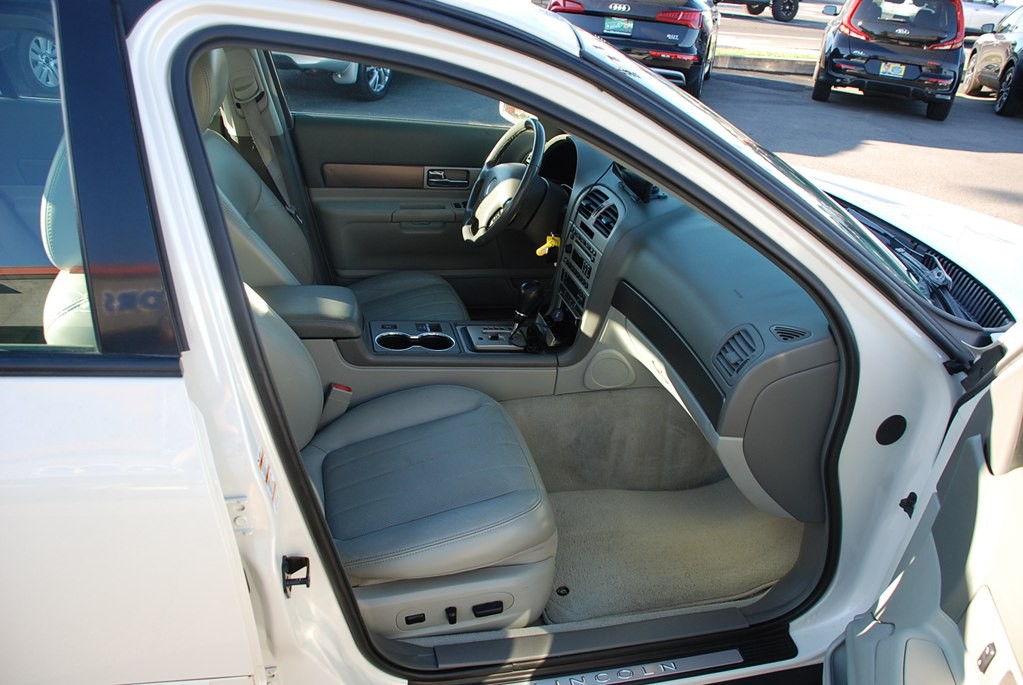 2003 Lincoln LS Image 20
