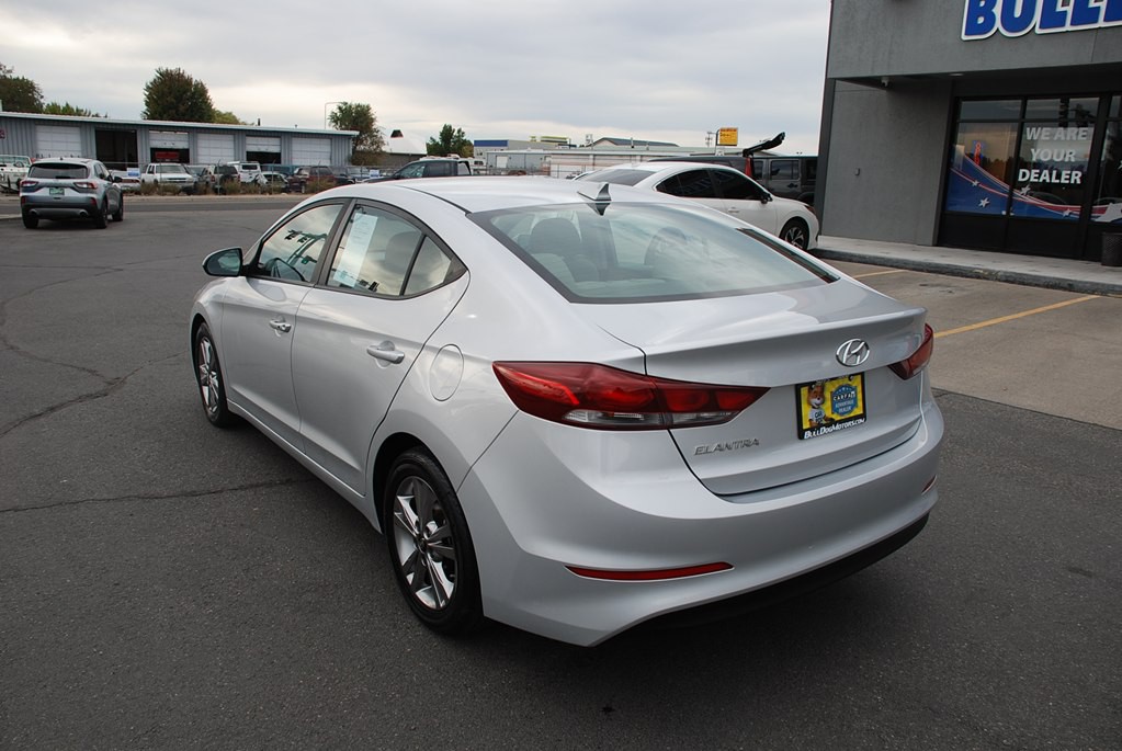 2018 Hyundai Elantra Image 3