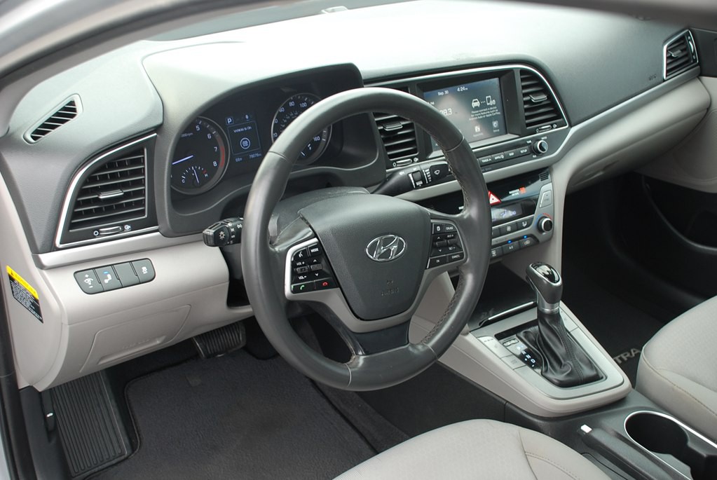 2018 Hyundai Elantra Image 11
