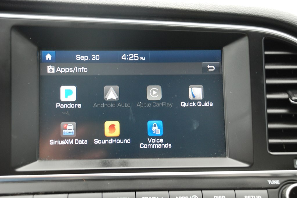 2018 Hyundai Elantra Image 16