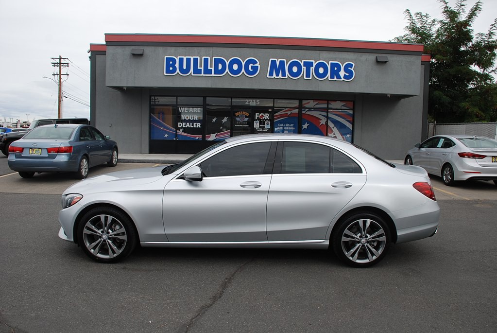 2016 Mercedes-Benz C-Class Image 2