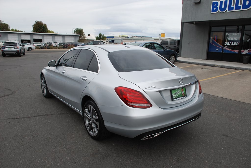 2016 Mercedes-Benz C-Class Image 3