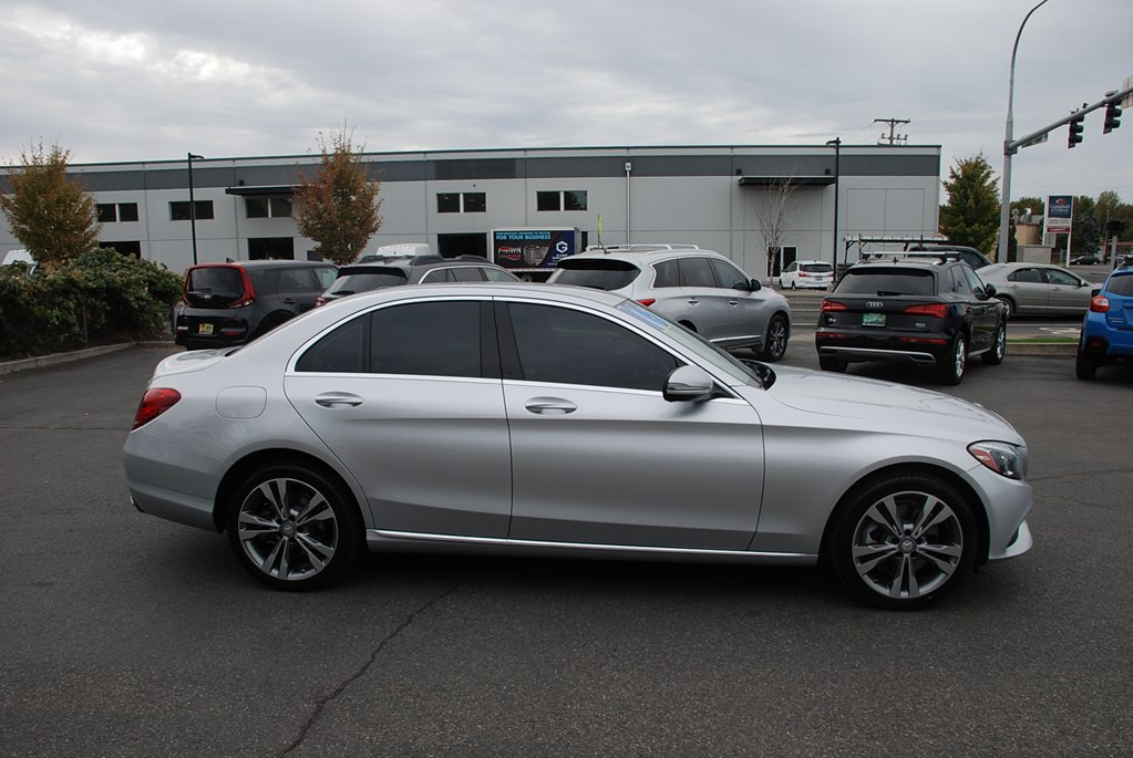 2016 Mercedes-Benz C-Class Image 6