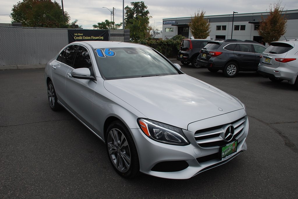 2016 Mercedes-Benz C-Class Image 7