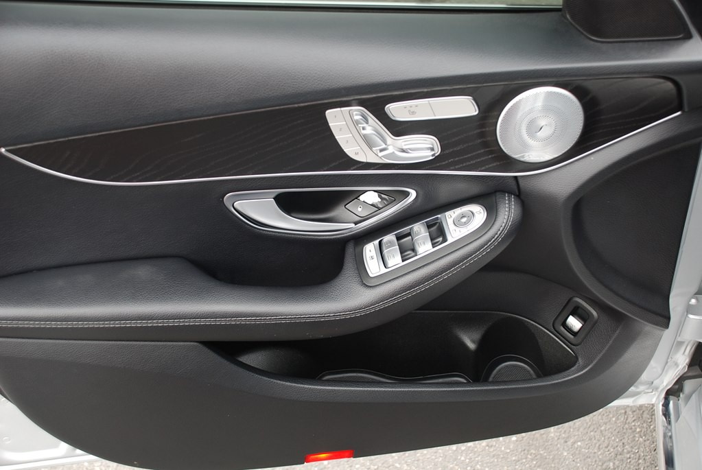 2016 Mercedes-Benz C-Class Image 9