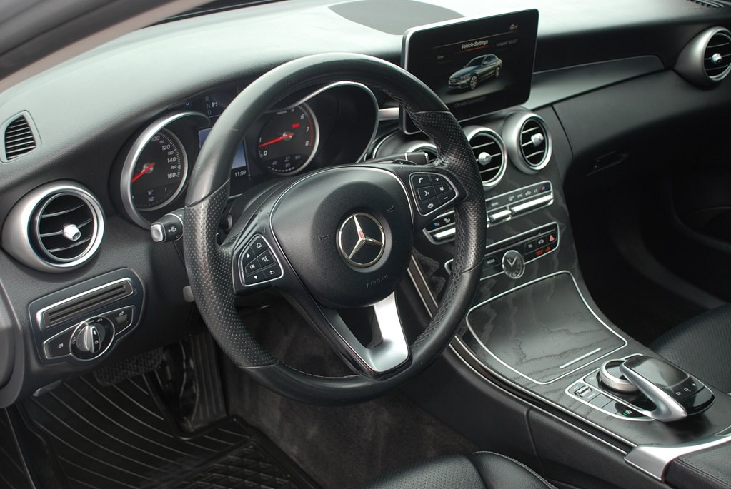 2016 Mercedes-Benz C-Class Image 11
