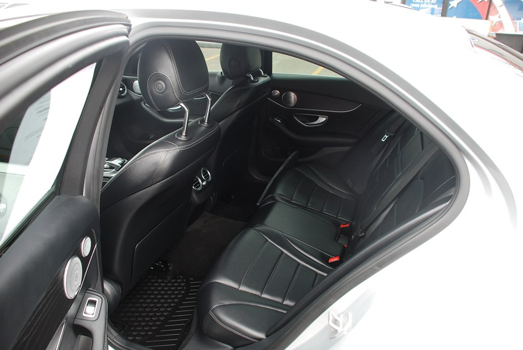 2016 Mercedes-Benz C-Class Image 19