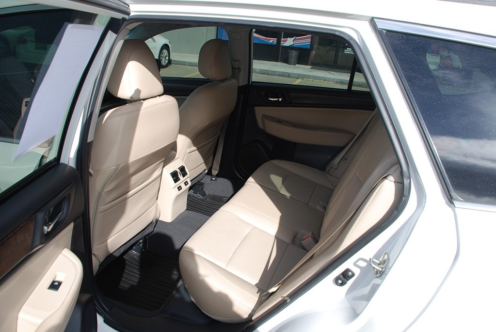 2016 Subaru Outback Image 18