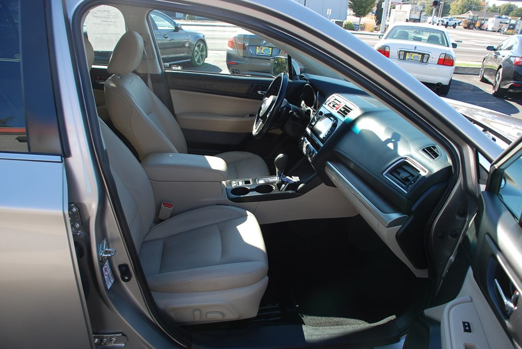 2016 Subaru Outback Image 24