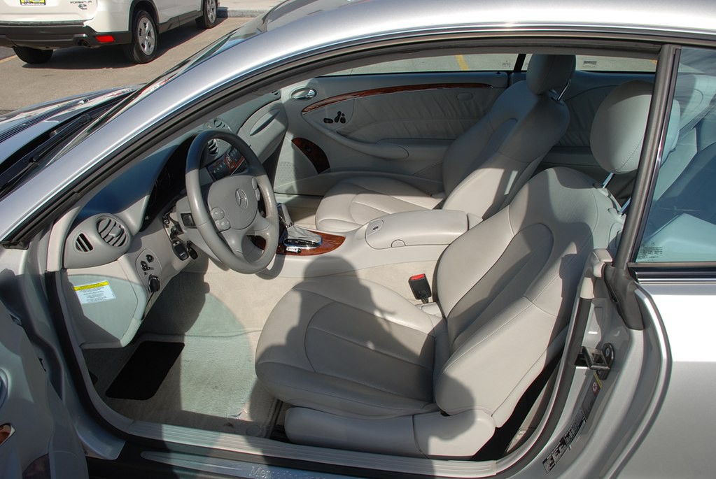 2005 Mercedes-Benz CLK-Class Image 10