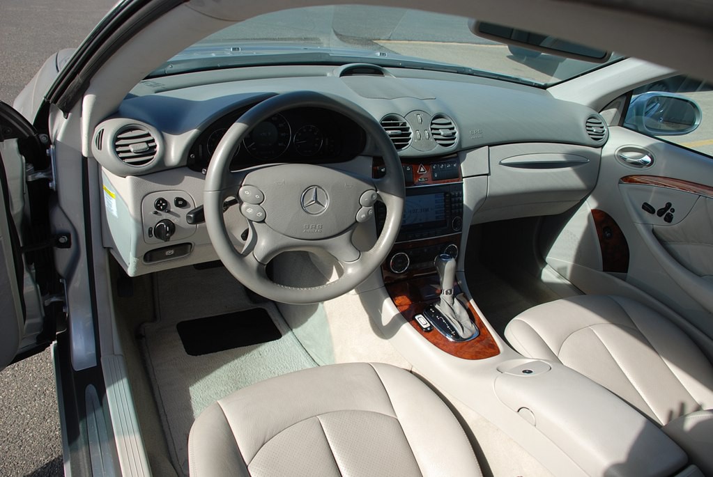 2005 Mercedes-Benz CLK-Class Image 11
