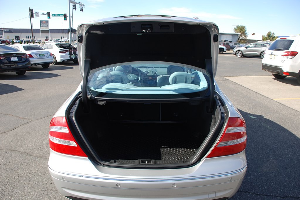 2005 Mercedes-Benz CLK-Class Image 17