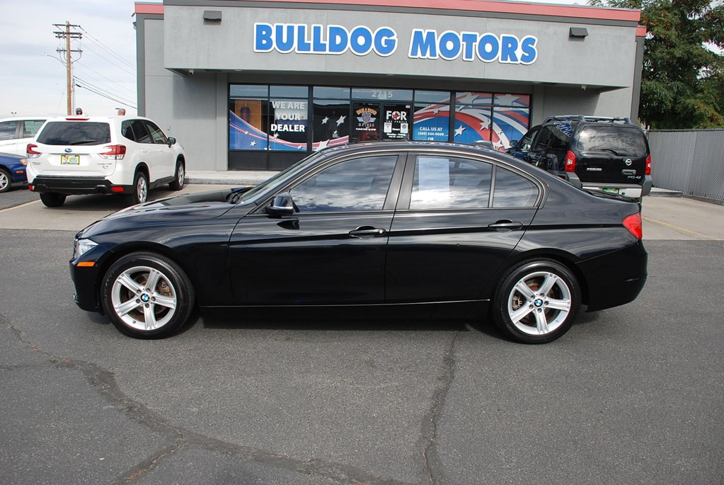 2013 BMW 3 Series Image 2