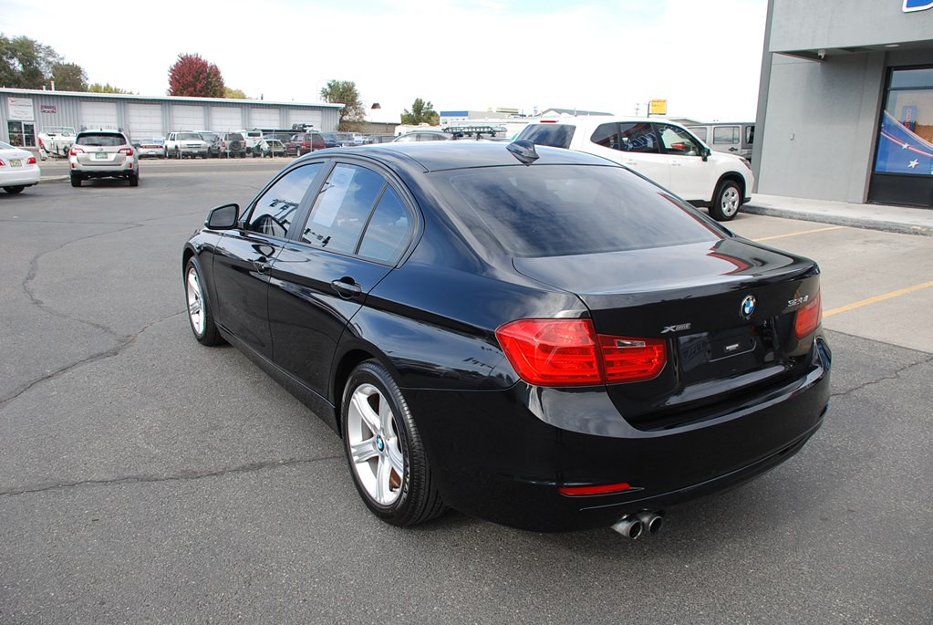 2013 BMW 3 Series Image 3