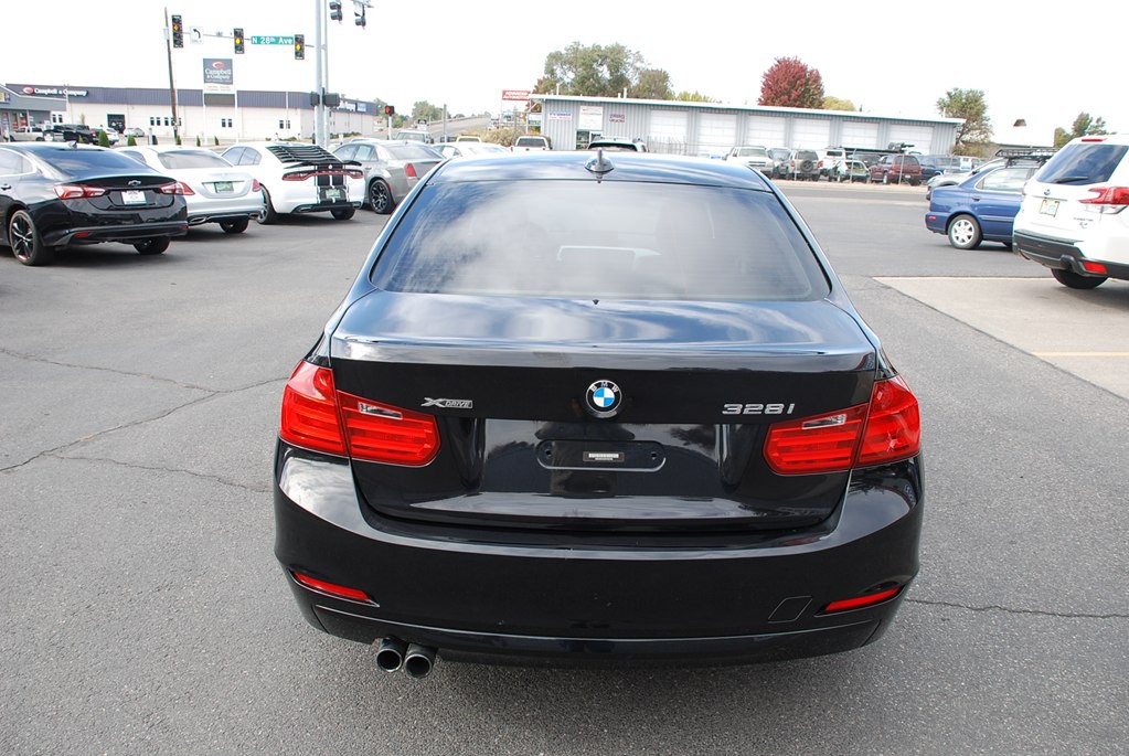 2013 BMW 3 Series Image 4