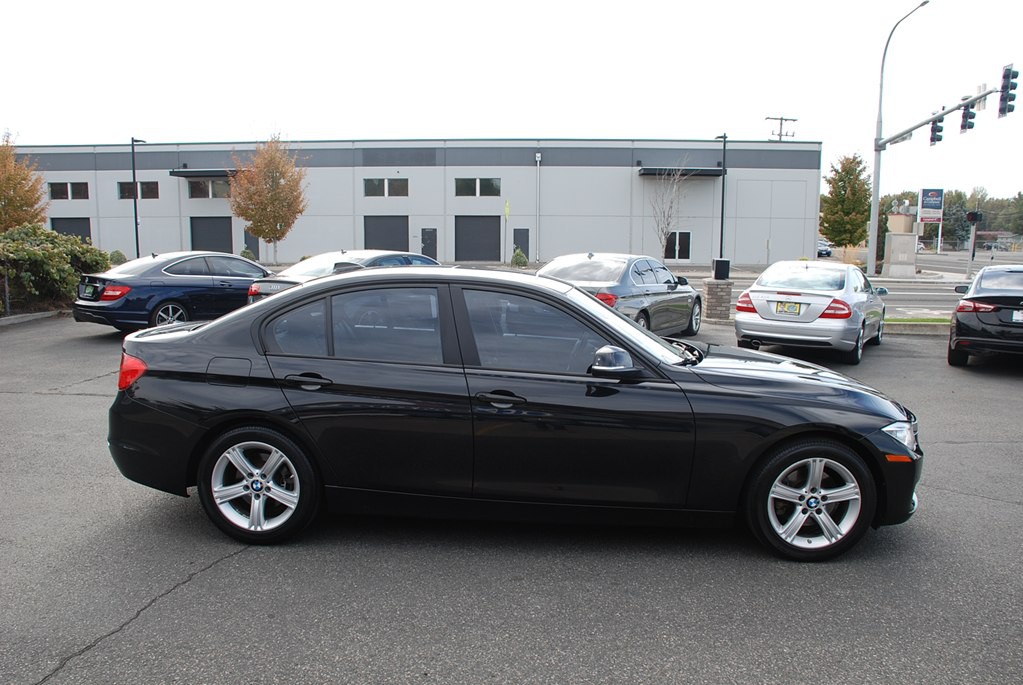 2013 BMW 3 Series Image 6