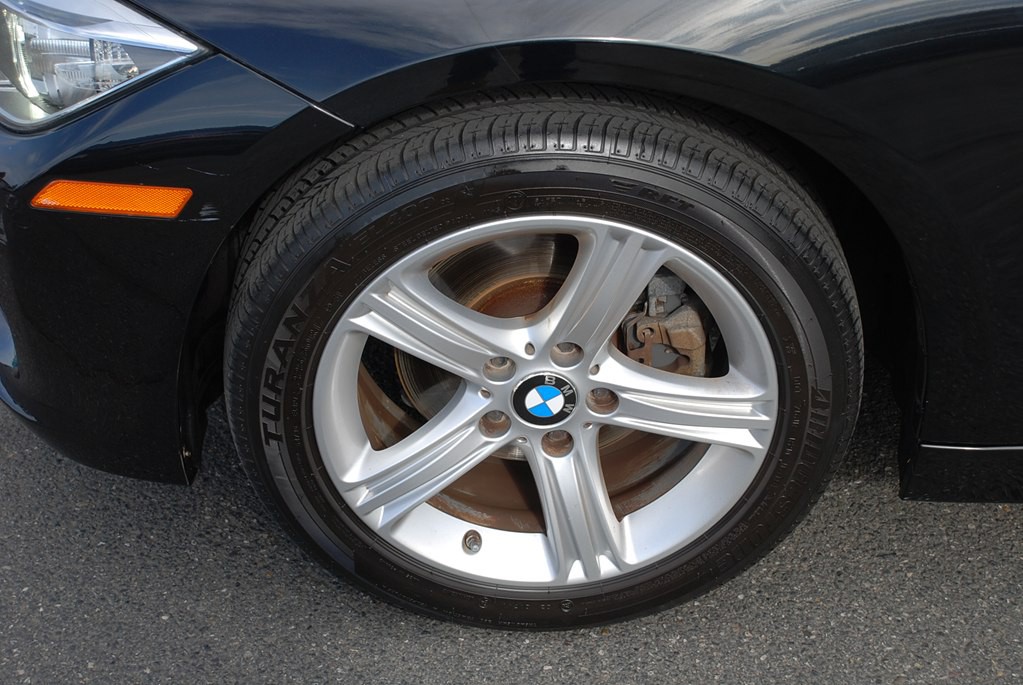 2013 BMW 3 Series Image 23