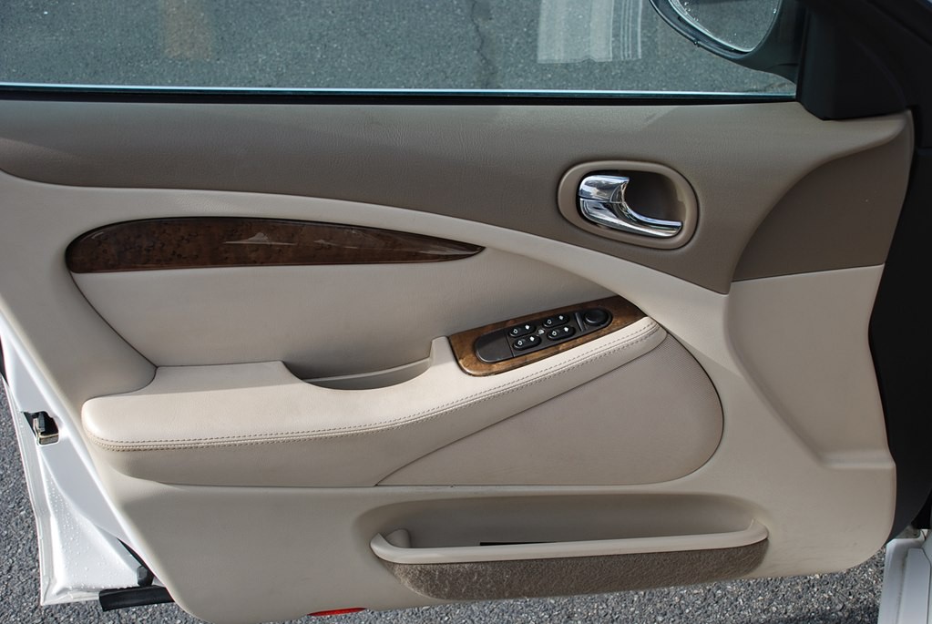 2004 Jaguar S-TYPE Image 9