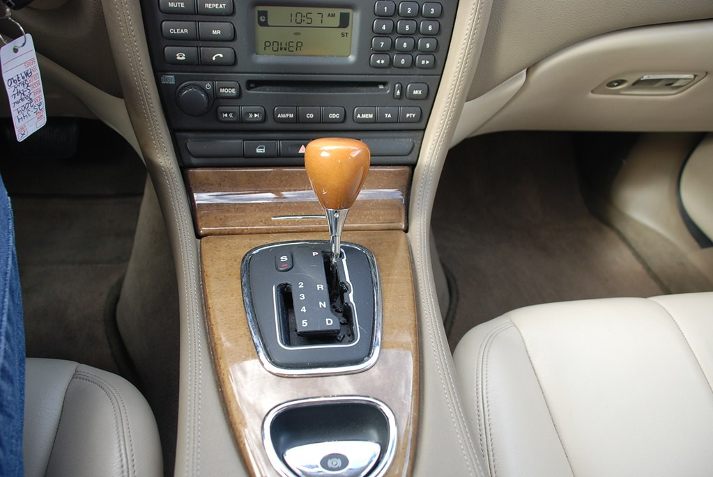 2004 Jaguar S-TYPE Image 14