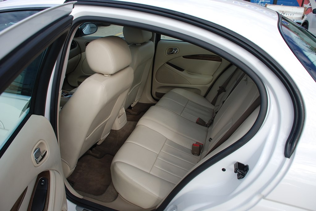 2004 Jaguar S-TYPE Image 16