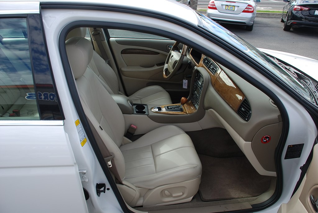 2004 Jaguar S-TYPE Image 19