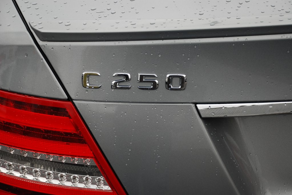 2012 Mercedes-Benz C-Class Image 24