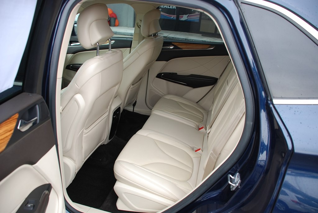 2015 Lincoln MKC Image 16