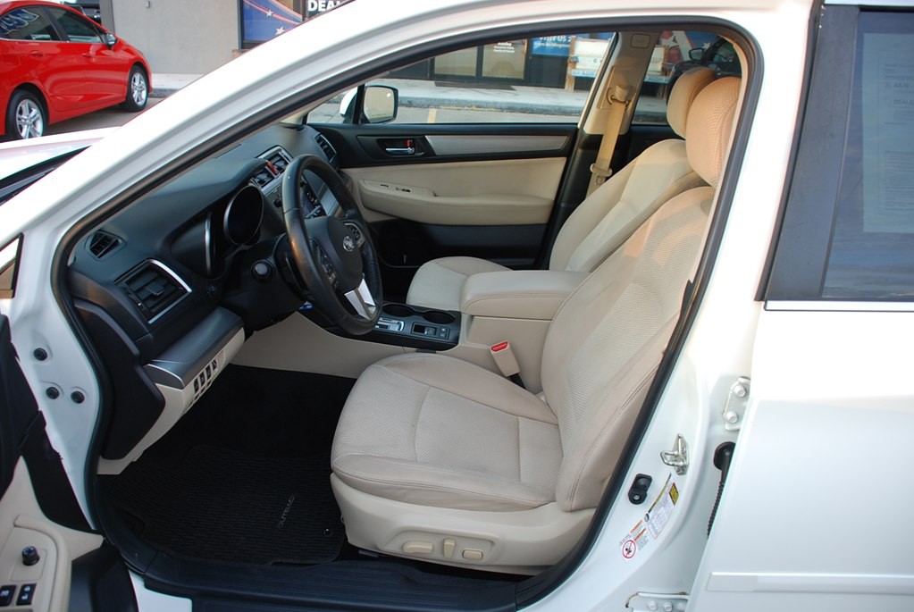 2017 Subaru Outback Image 10