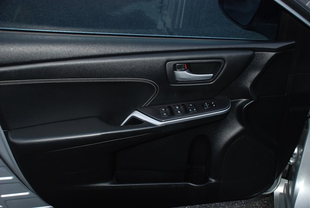 2015 Toyota Camry Image 9