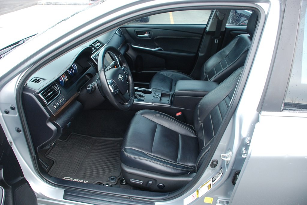 2015 Toyota Camry Image 10