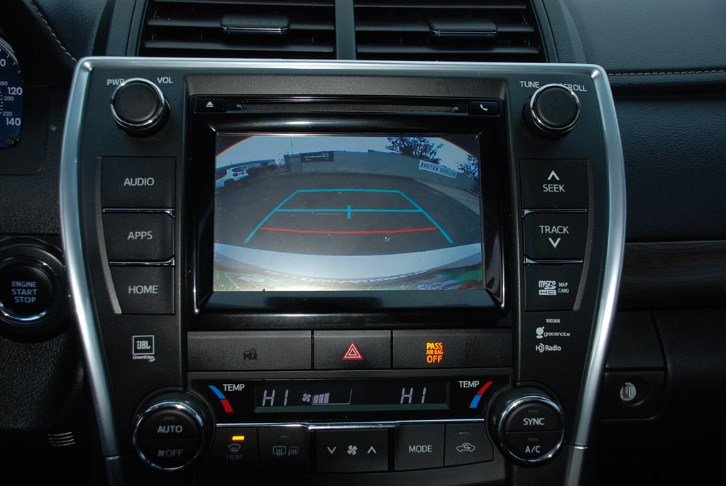 2015 Toyota Camry Image 15