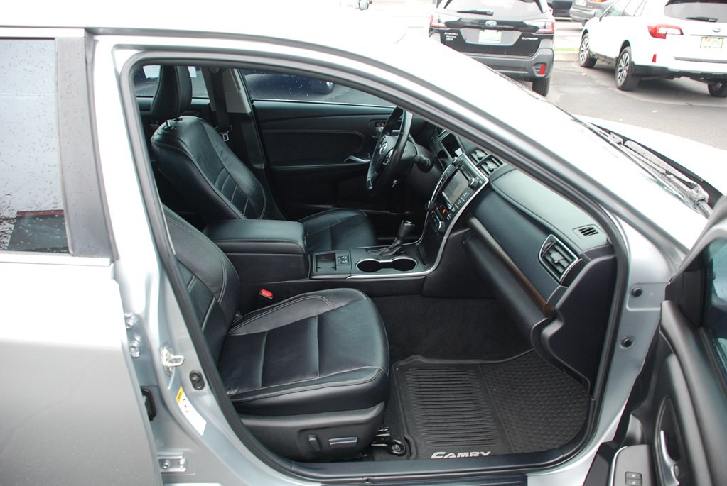 2015 Toyota Camry Image 21